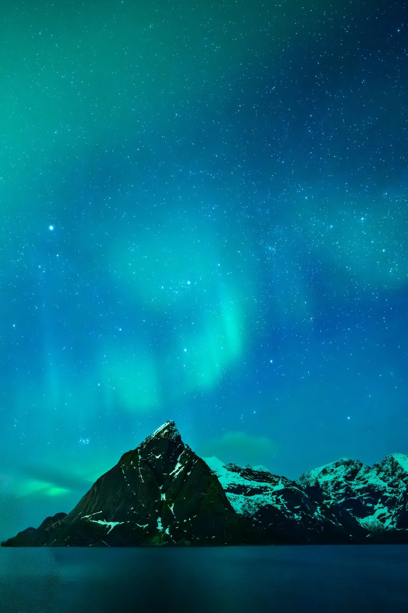 Aurora over Olstinden - Allie Richards Photography