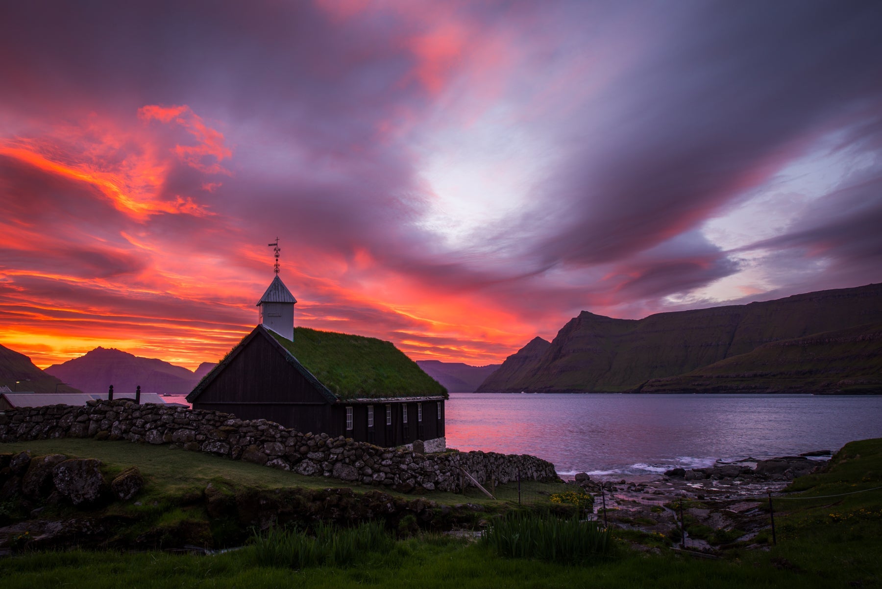 Funningskirkja - Allie Richards Photography