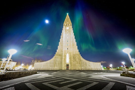 Aurora over Hallgrimskirkja - Allie Richards Photography