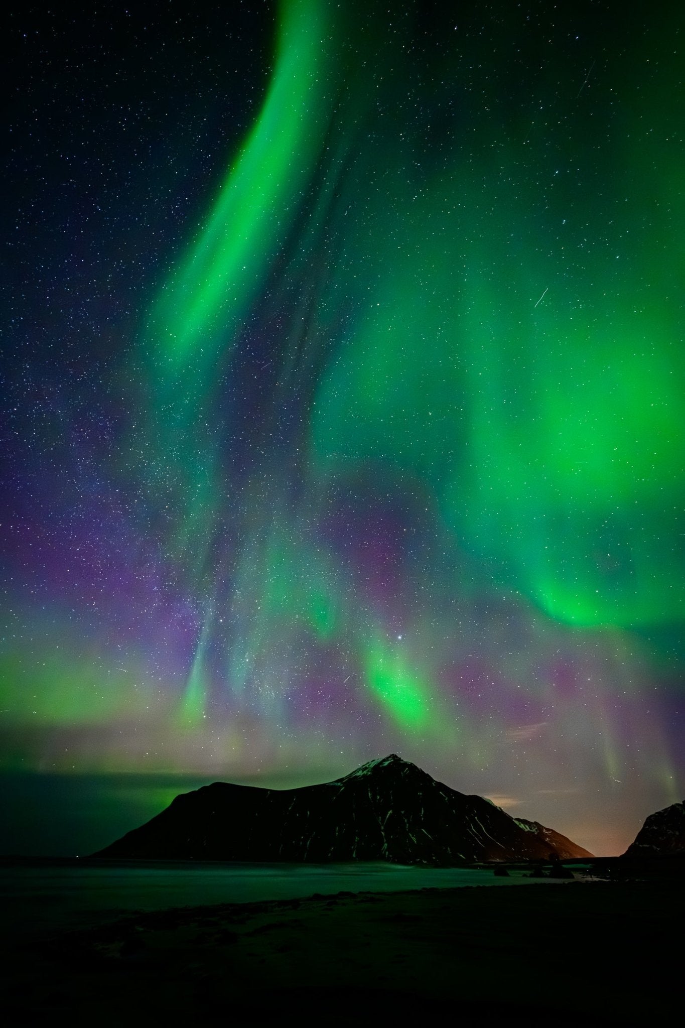 Aurora over Skagsanden III - Allie Richards Photography