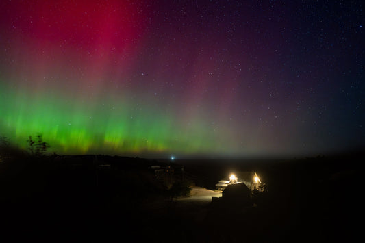 Aurora over the Beachcomber - Allie Richards Photography