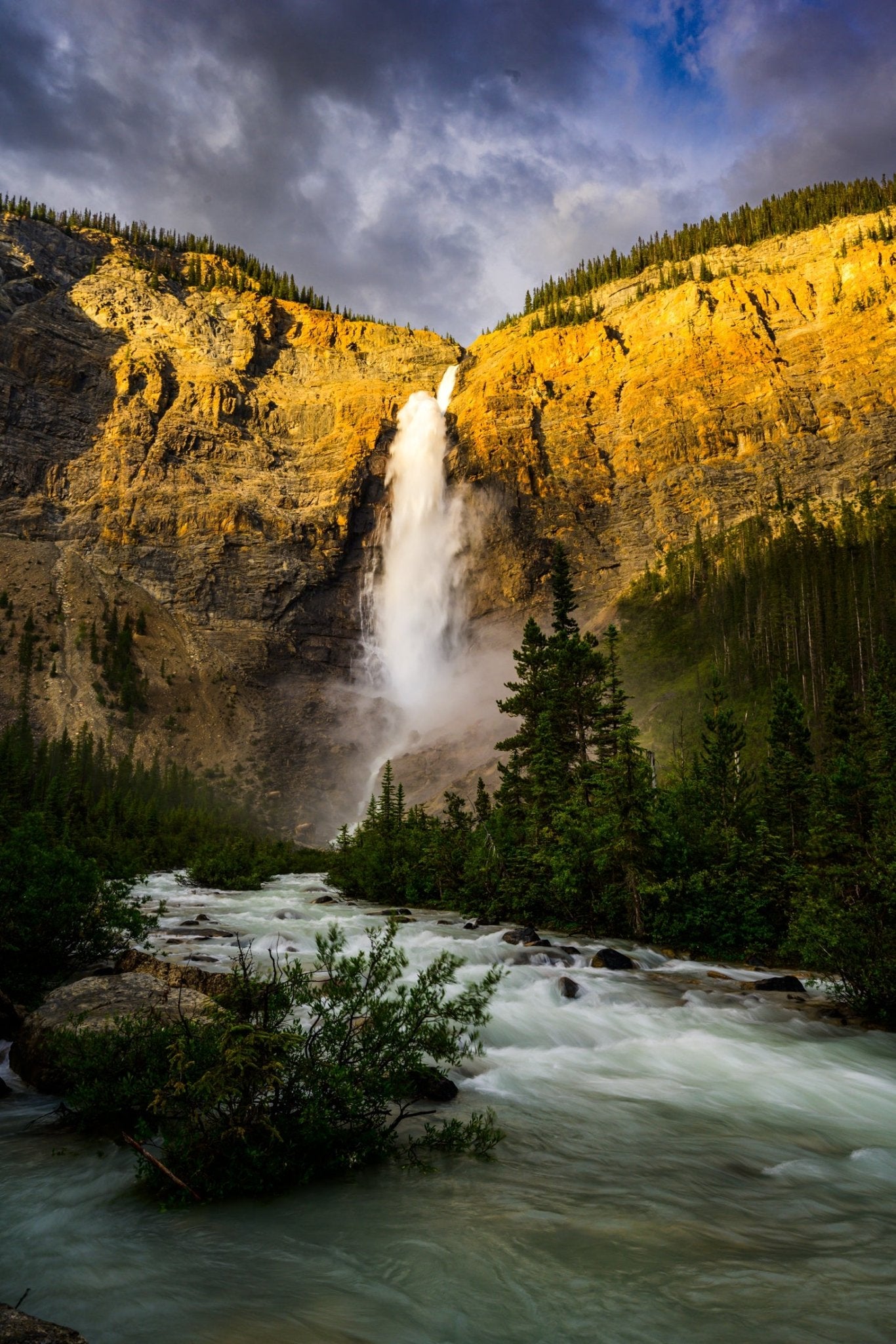 Golden Hour at Takkakaw - Allie Richards Photography