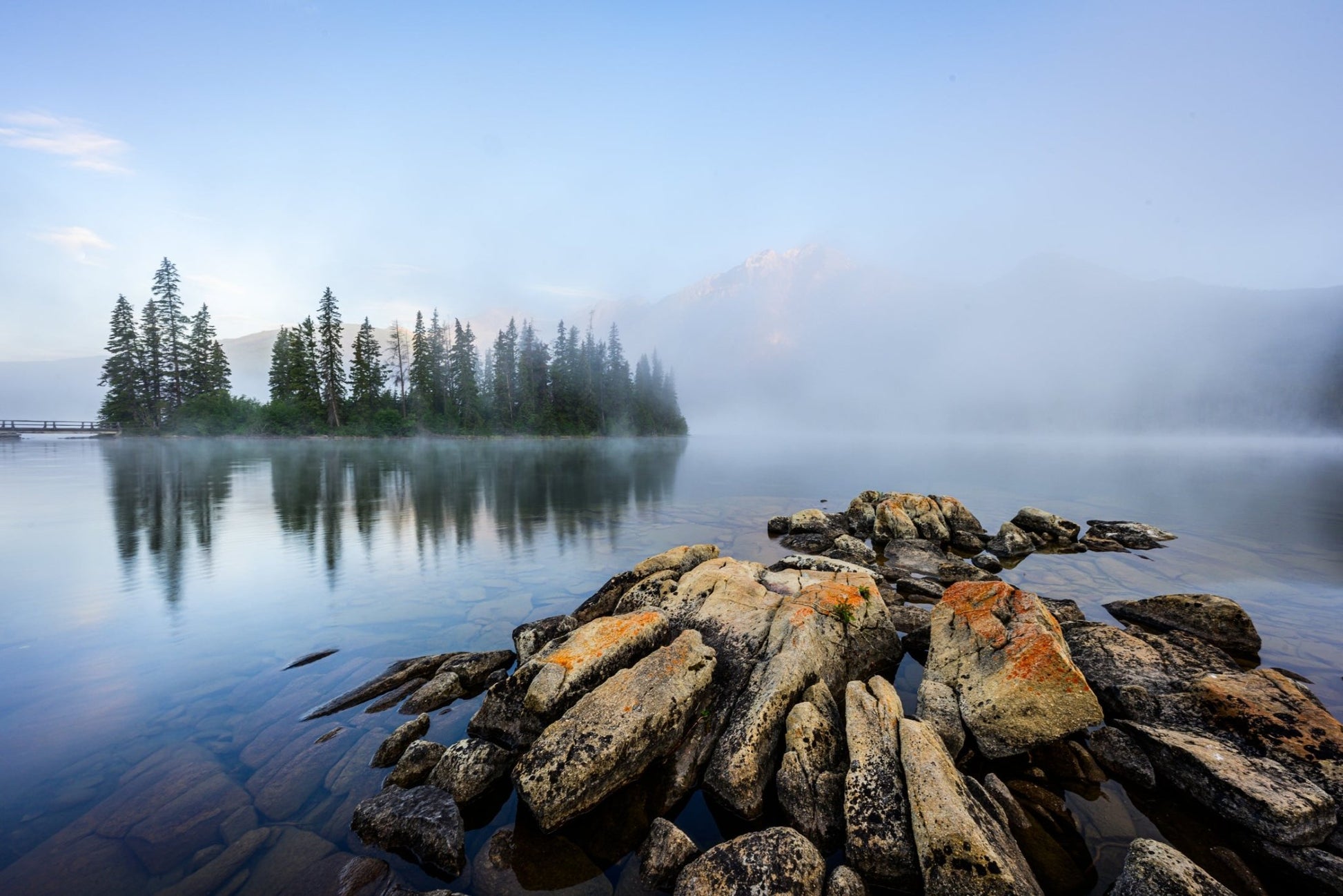Misty Morning on Pyramid Island - Allie Richards Photography