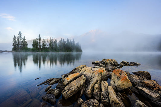 Misty Morning on Pyramid Island - Allie Richards Photography