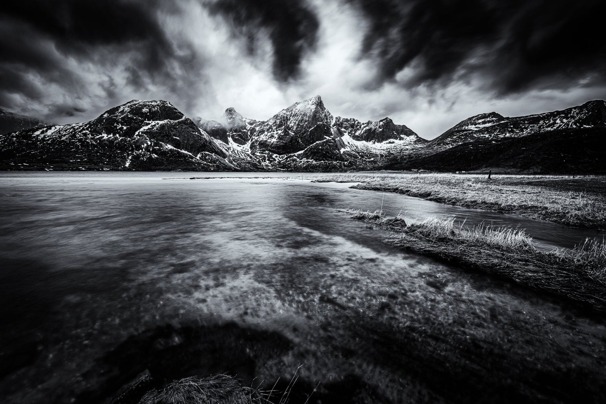 Monochrome Peaks - Allie Richards Photography