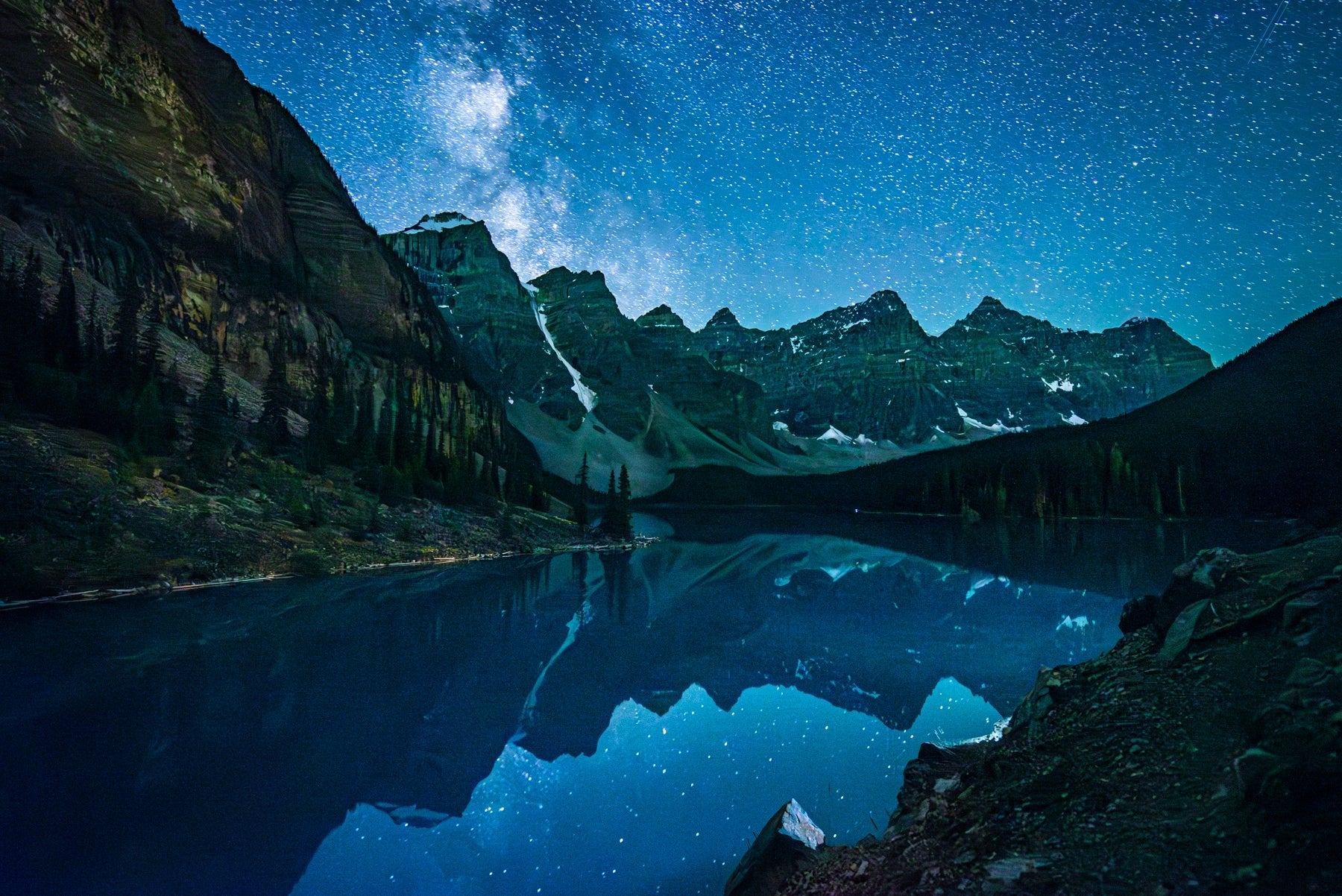 Night on Moraine Lake - Allie Richards Photography