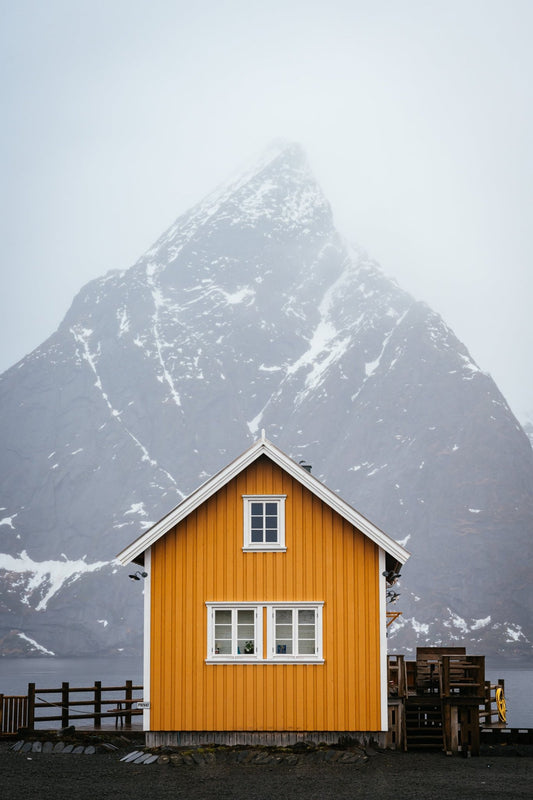 The Yellow Cabin - Allie Richards Photography